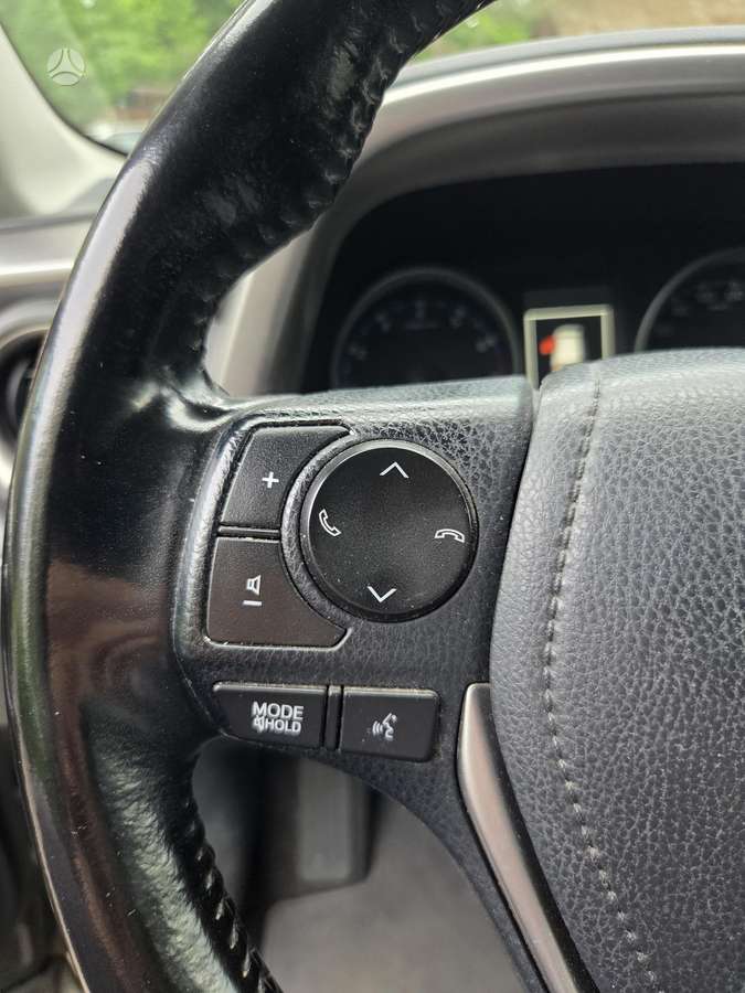 Toyota RAV4 - 10