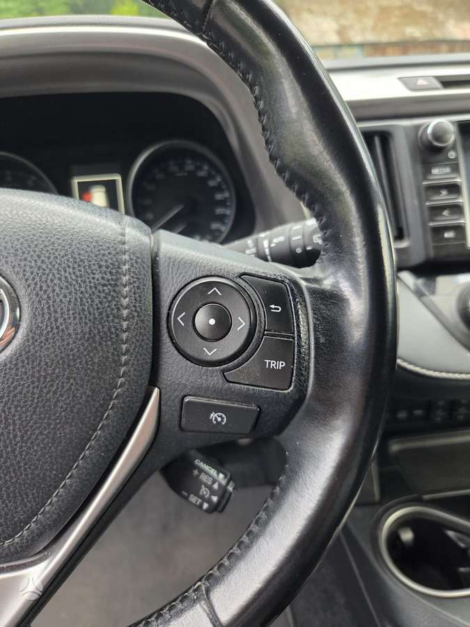 Toyota RAV4 - 11