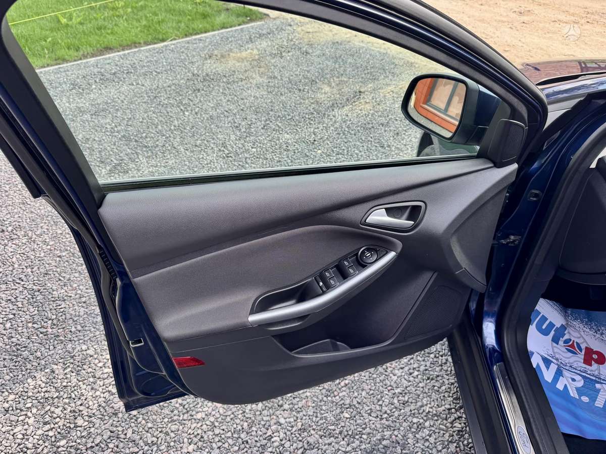 Ford Focus, 1.6 l., hatchback