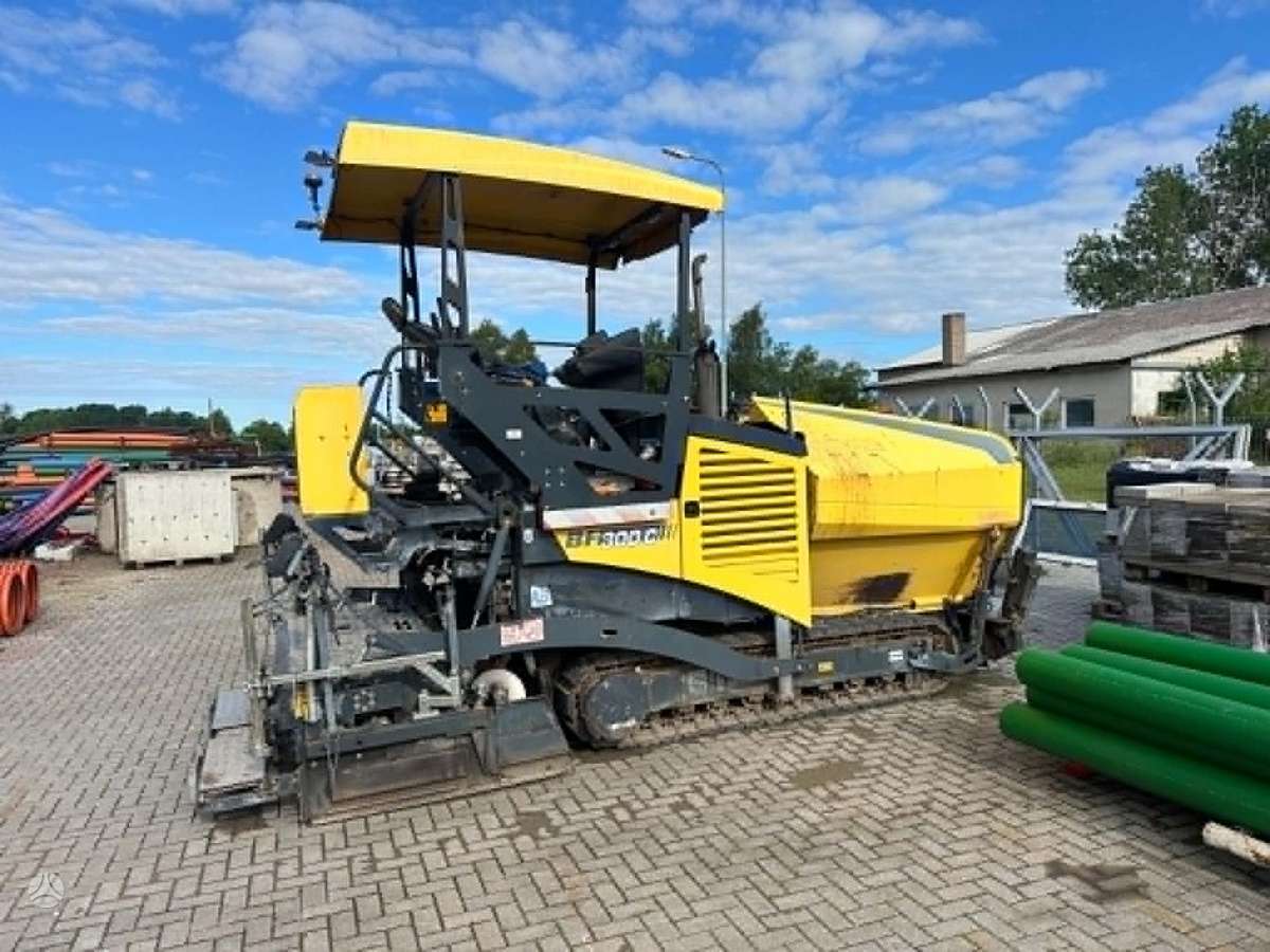 Bomag BF 300CC, kelių tiesimo mašinos