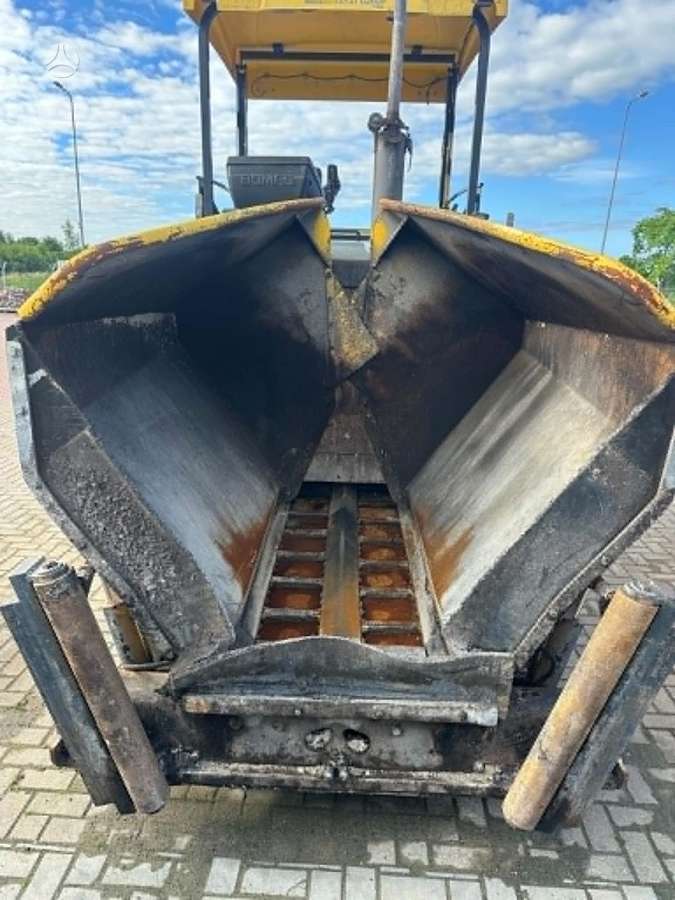 Bomag BF 300CC, kelių tiesimo mašinos