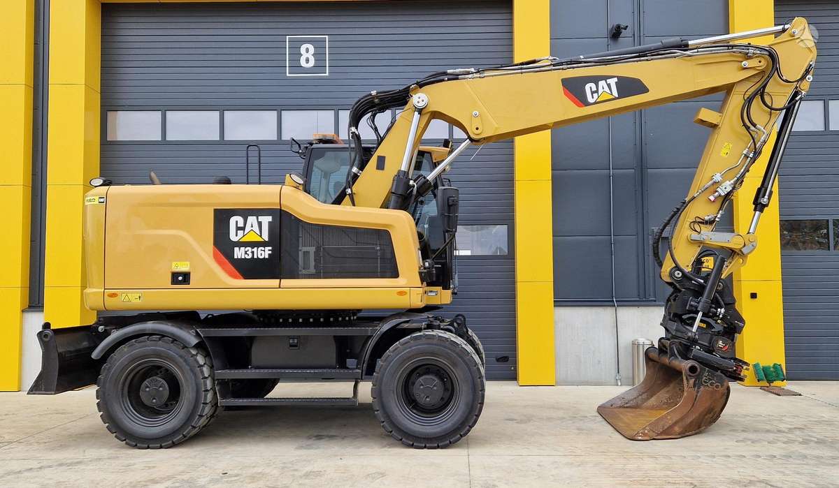 Caterpillar M316F, excavator