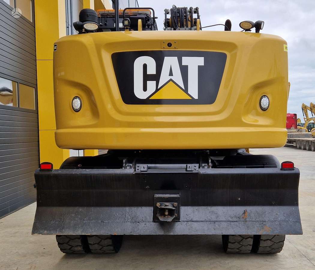 Caterpillar M316F, ekskavatoriai