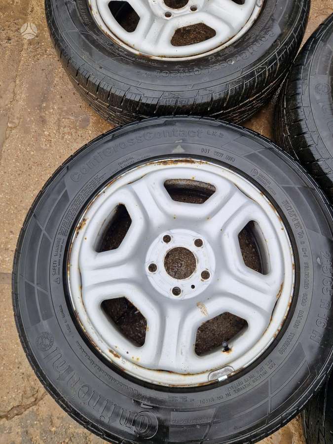 Dacia Duster, tērauda apzīmogoti, R16