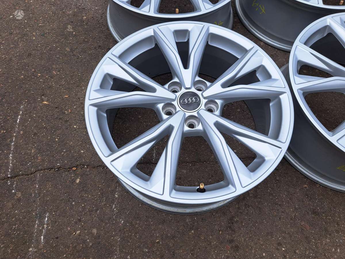 Audi Q3, light alloy, R18