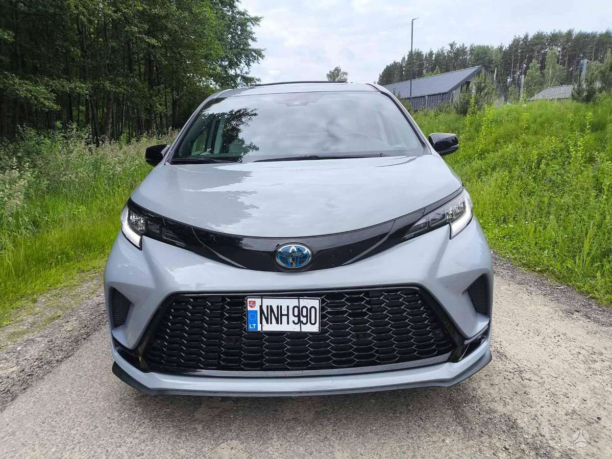 Toyota Sienna - 3