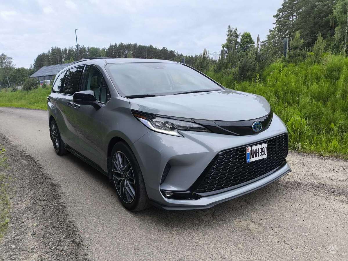 Toyota Sienna - 4