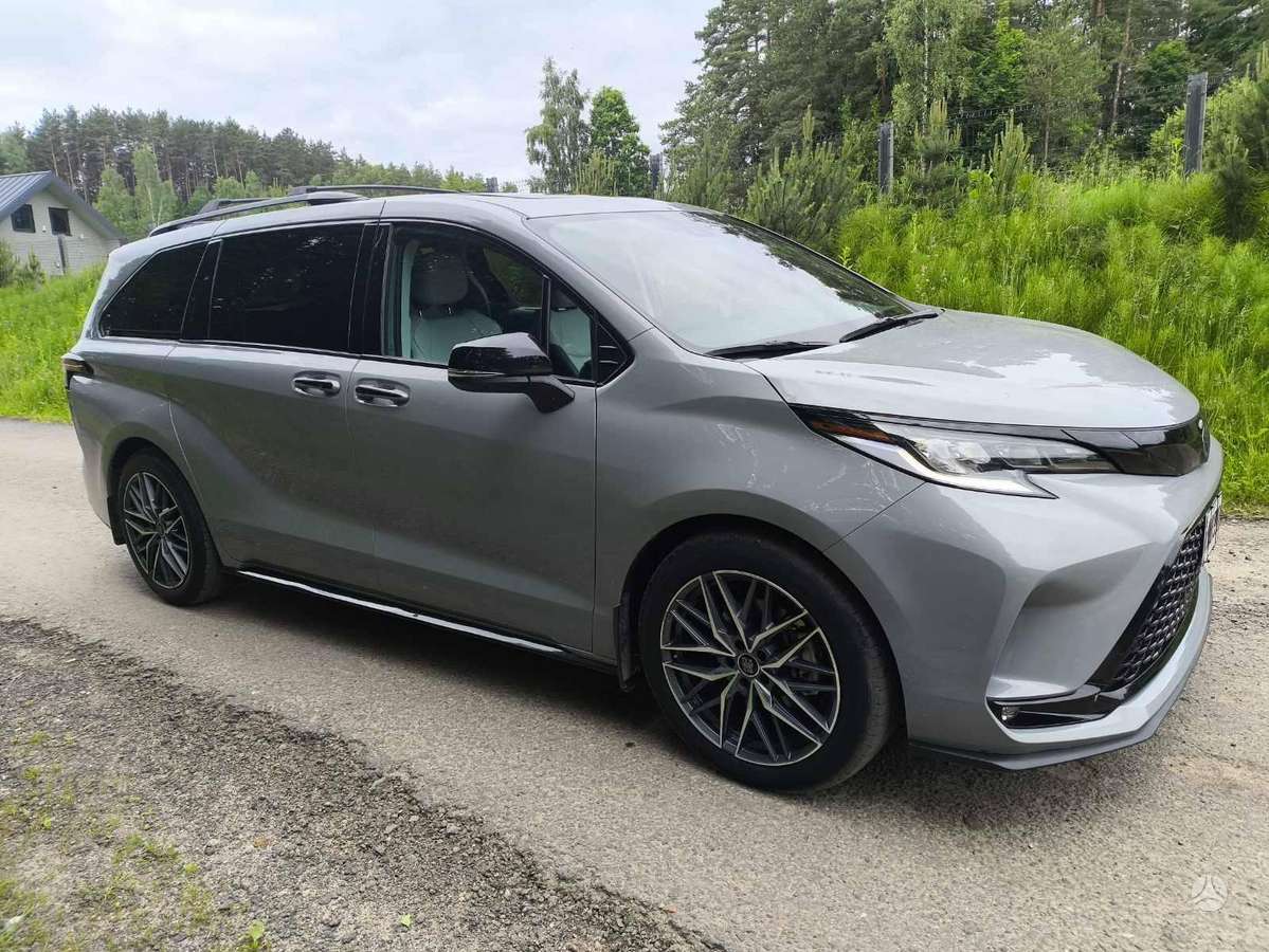 Toyota Sienna - 5