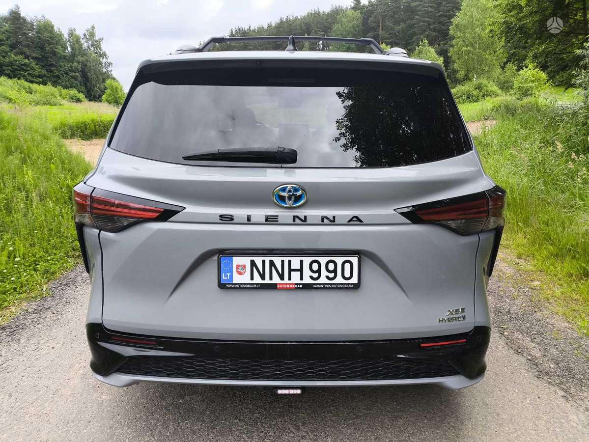 Toyota Sienna - 7