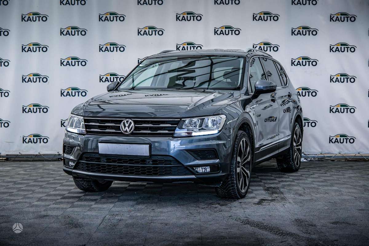 Volkswagen Tiguan - 1