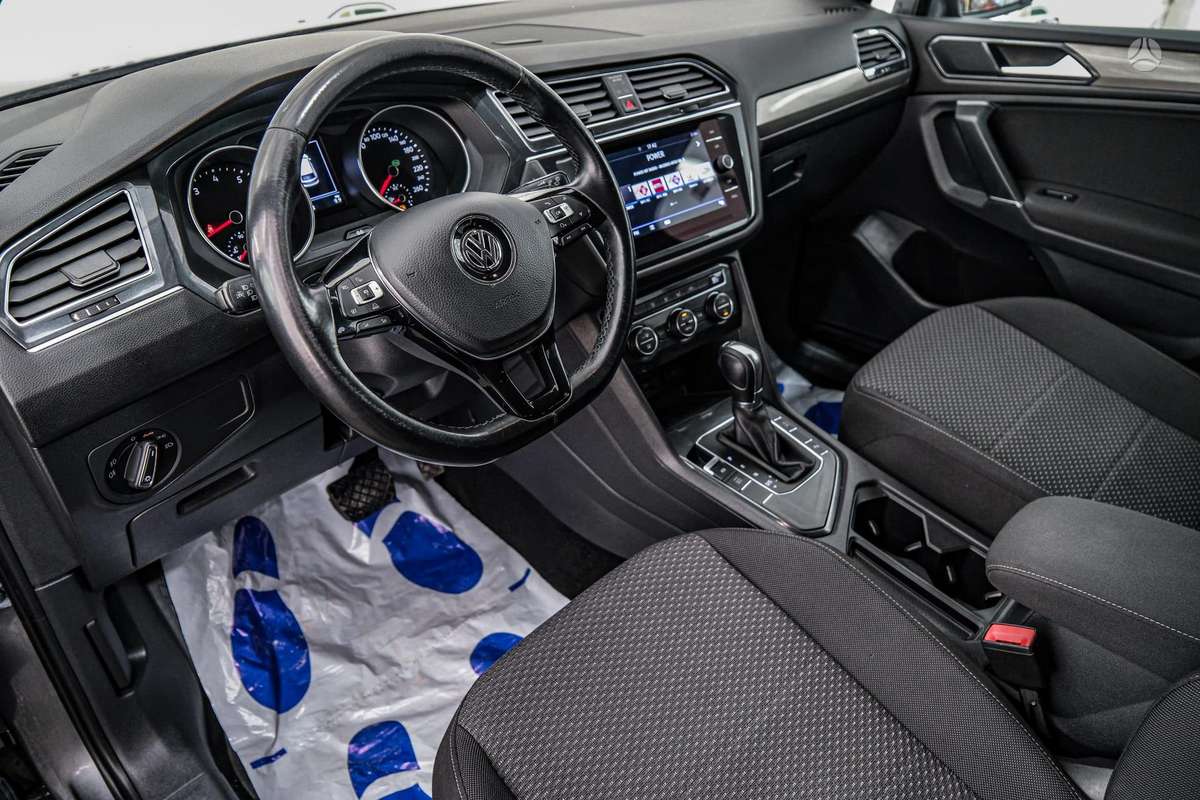 Volkswagen Tiguan - 5