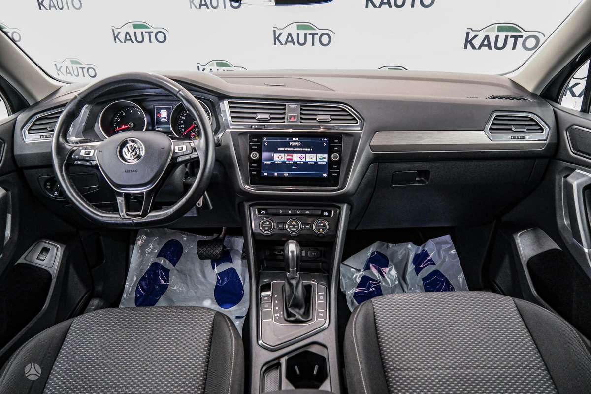 Volkswagen Tiguan - 8