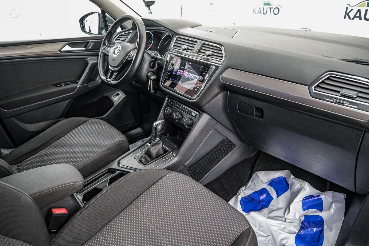 Volkswagen Tiguan - 11