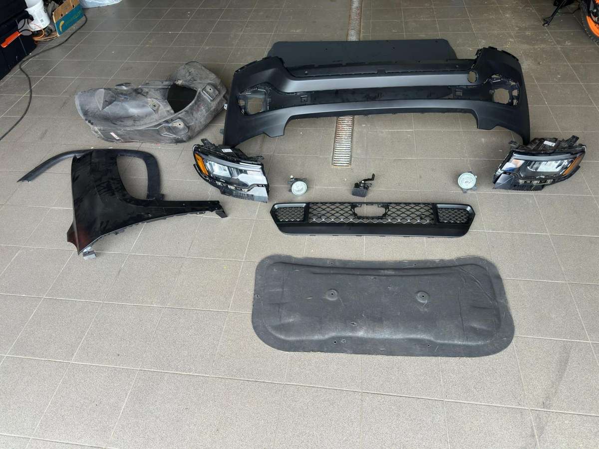 Jeep Compass kėbulo dalys