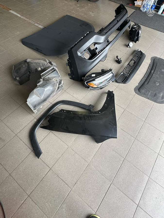 Jeep Compass kėbulo dalys