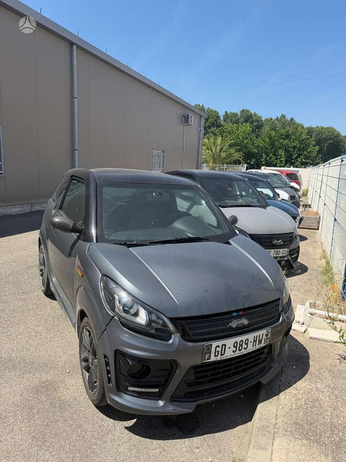 Ligier JS50, hatchback