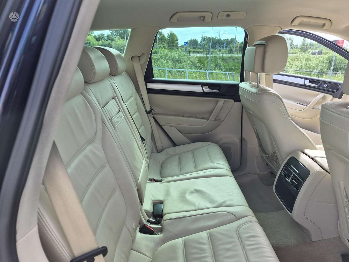 Volkswagen Touareg - 12
