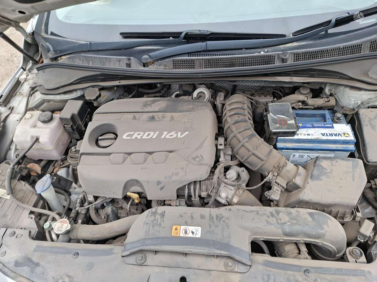 Hyundai i40 dalimis. Engine code d4fd color code n3s