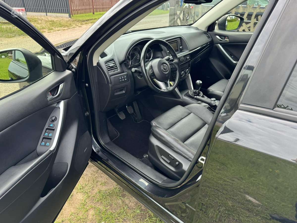 Mazda CX-5, 2.2 l., off-road / crossover