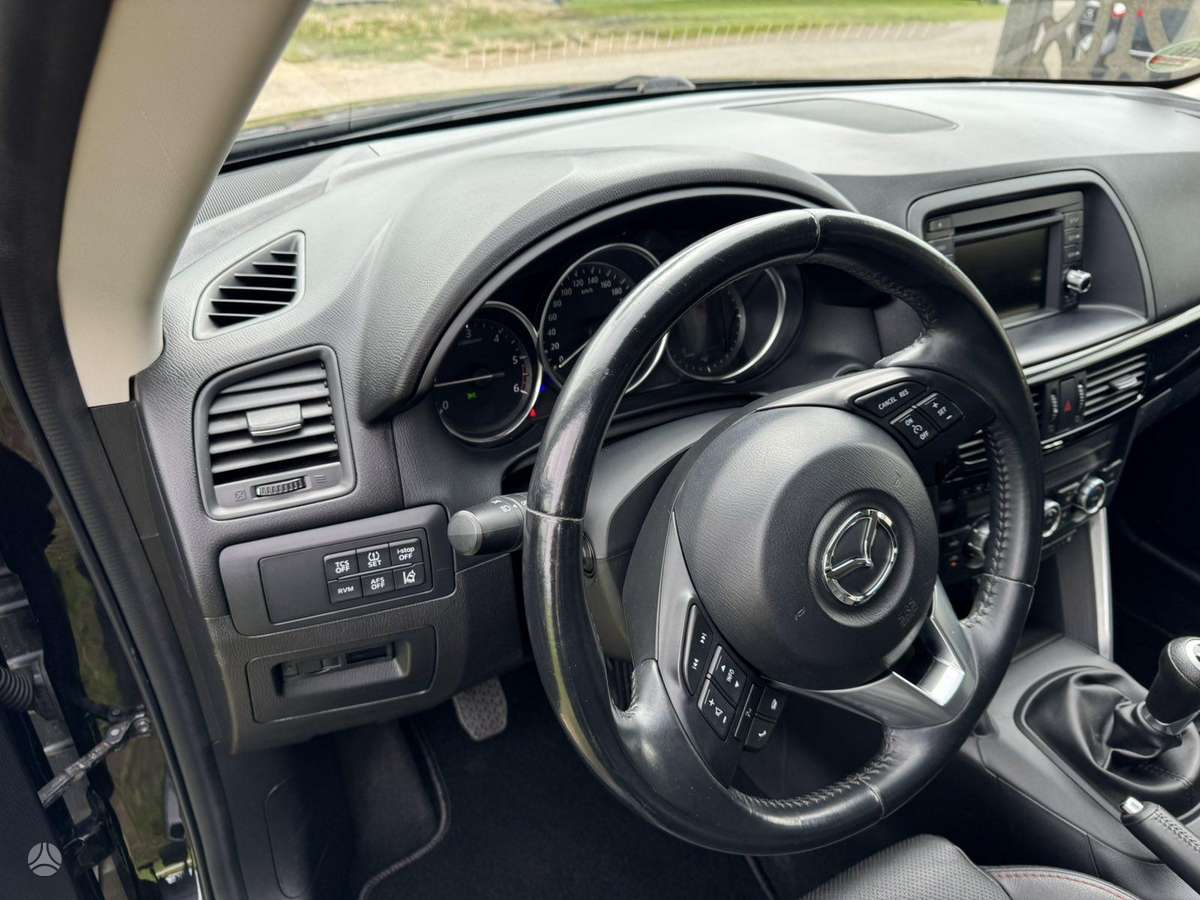 Mazda CX-5, 2.2 l., off-road / crossover