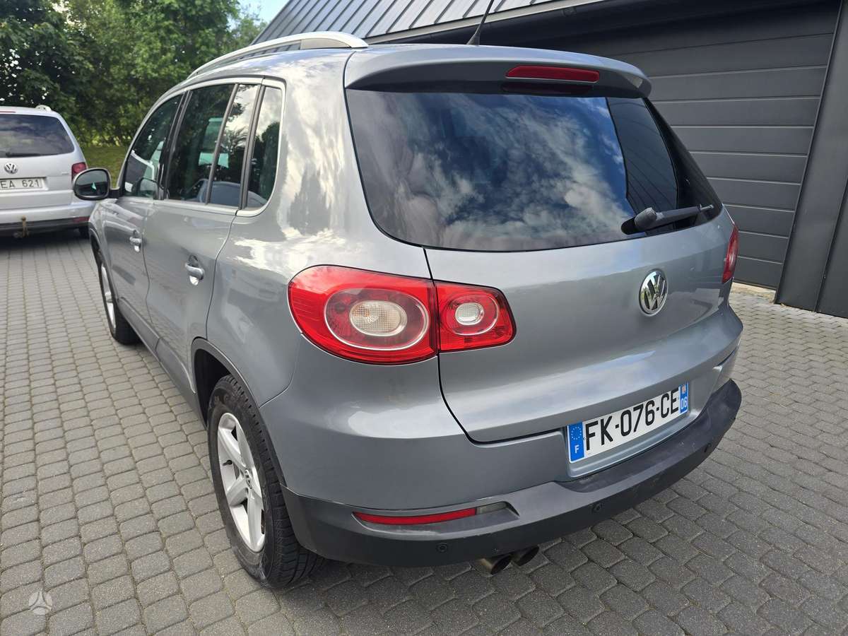 Volkswagen Tiguan - 8