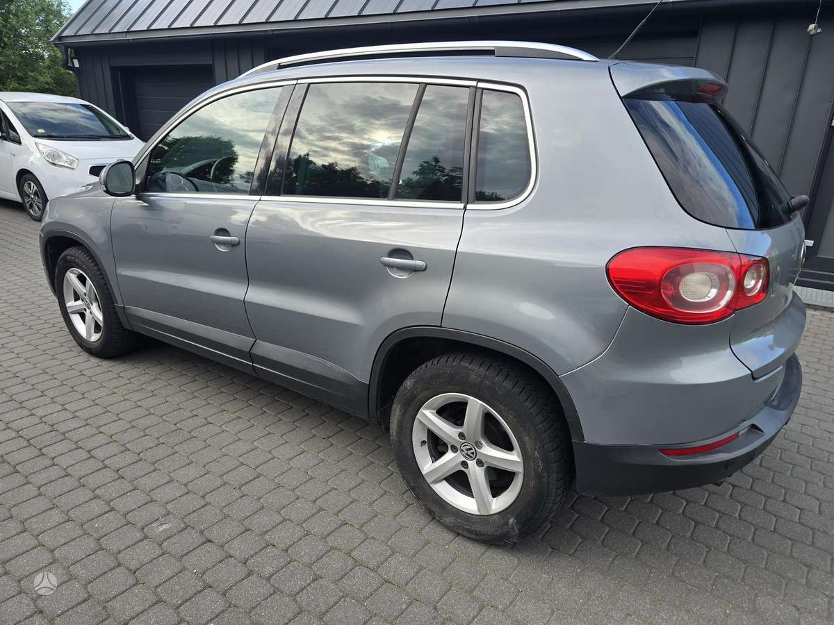 Volkswagen Tiguan - 9