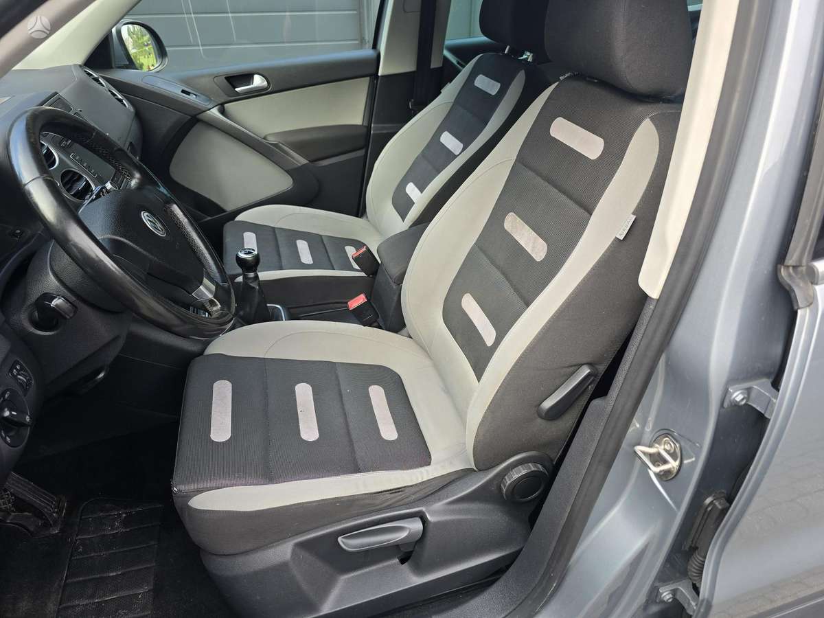 Volkswagen Tiguan - 11