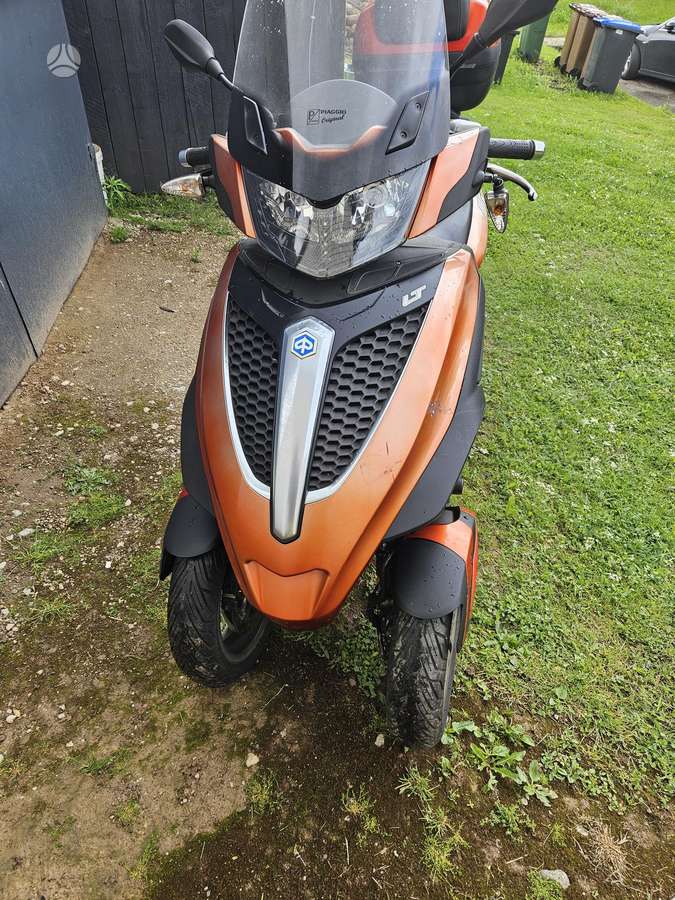 Piaggio MP3 300cc, scooters / mopeds