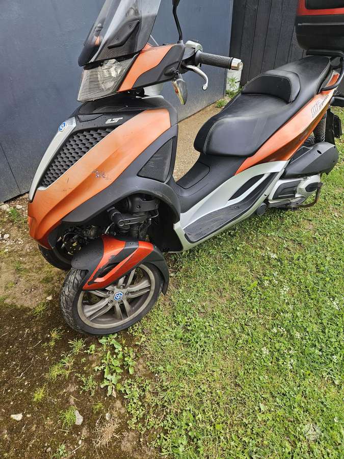 Piaggio MP3 300cc, scooters / mopeds