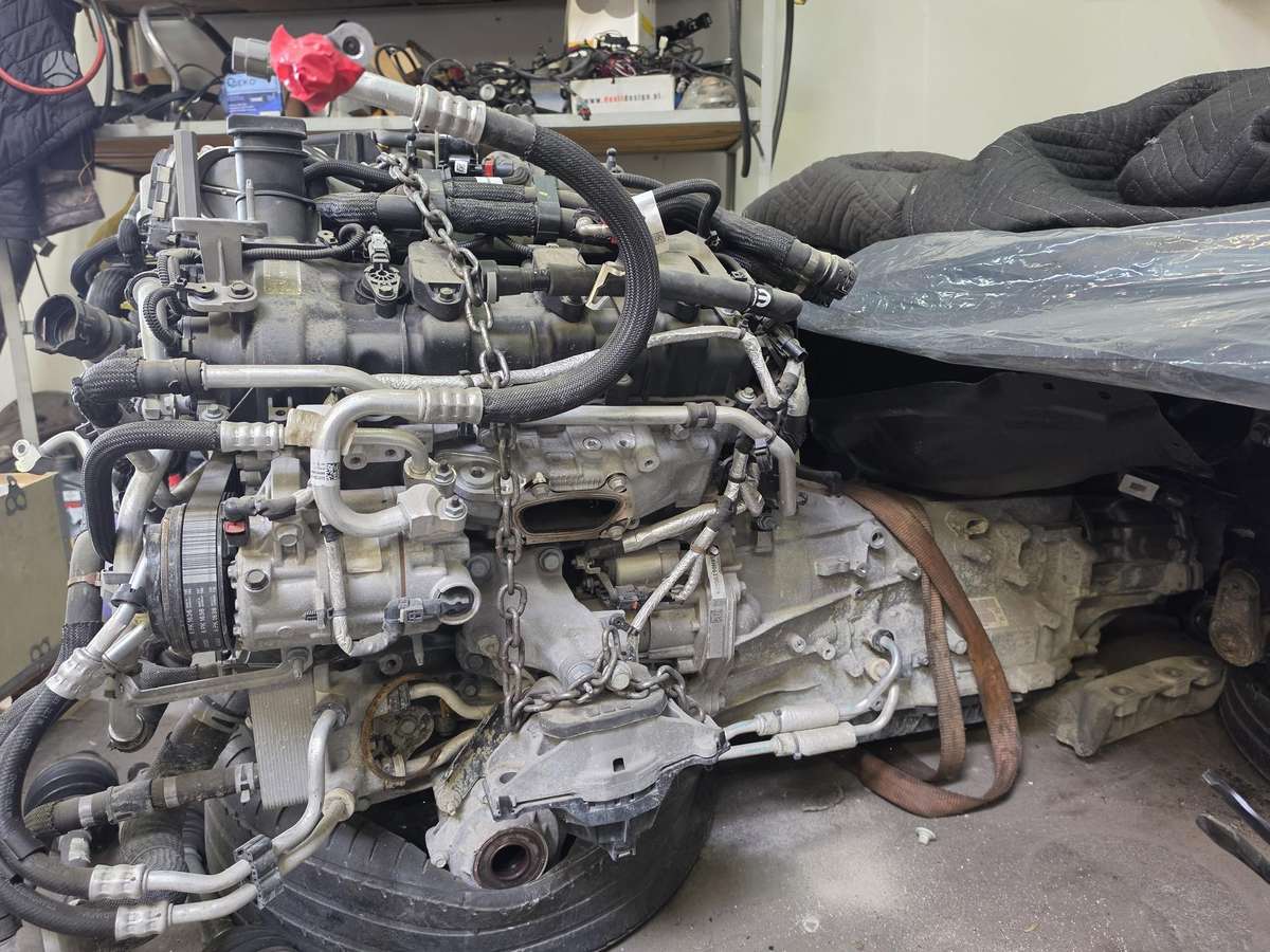 Jeep Grand Cherokee engine