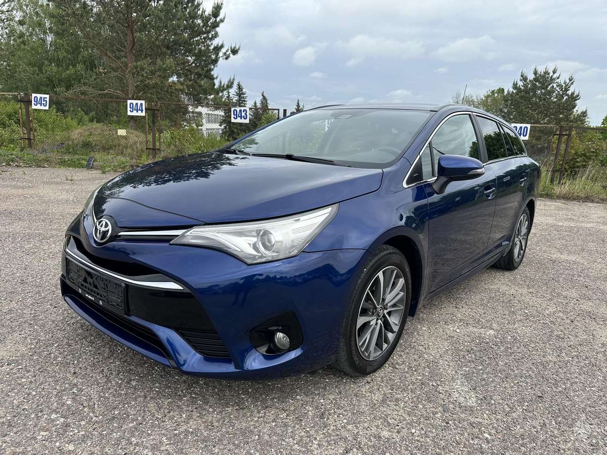 Toyota Avensis - 1