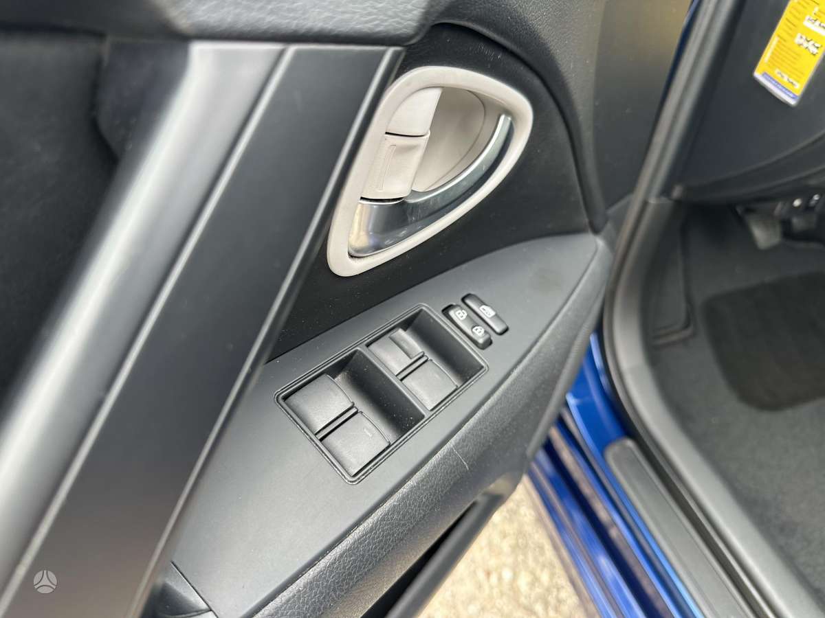 Toyota Avensis - 11