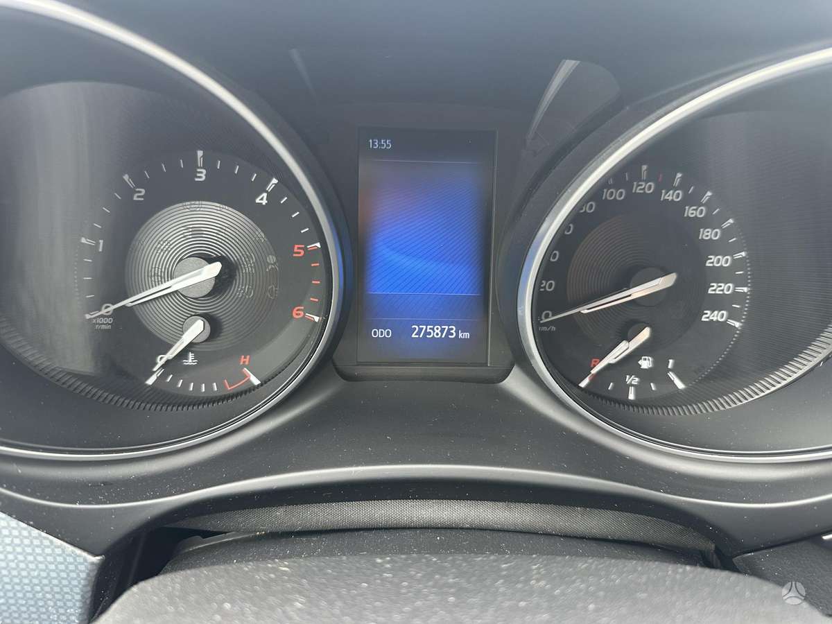 Toyota Avensis - 12
