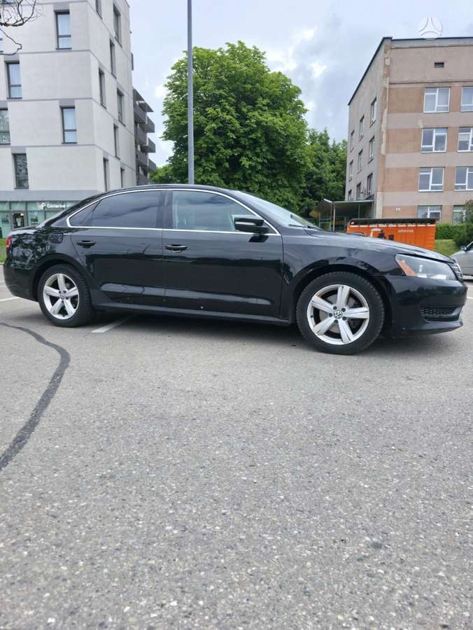 Volkswagen Passat - 2
