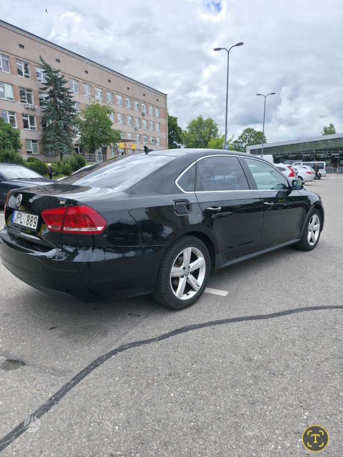 Volkswagen Passat - 4
