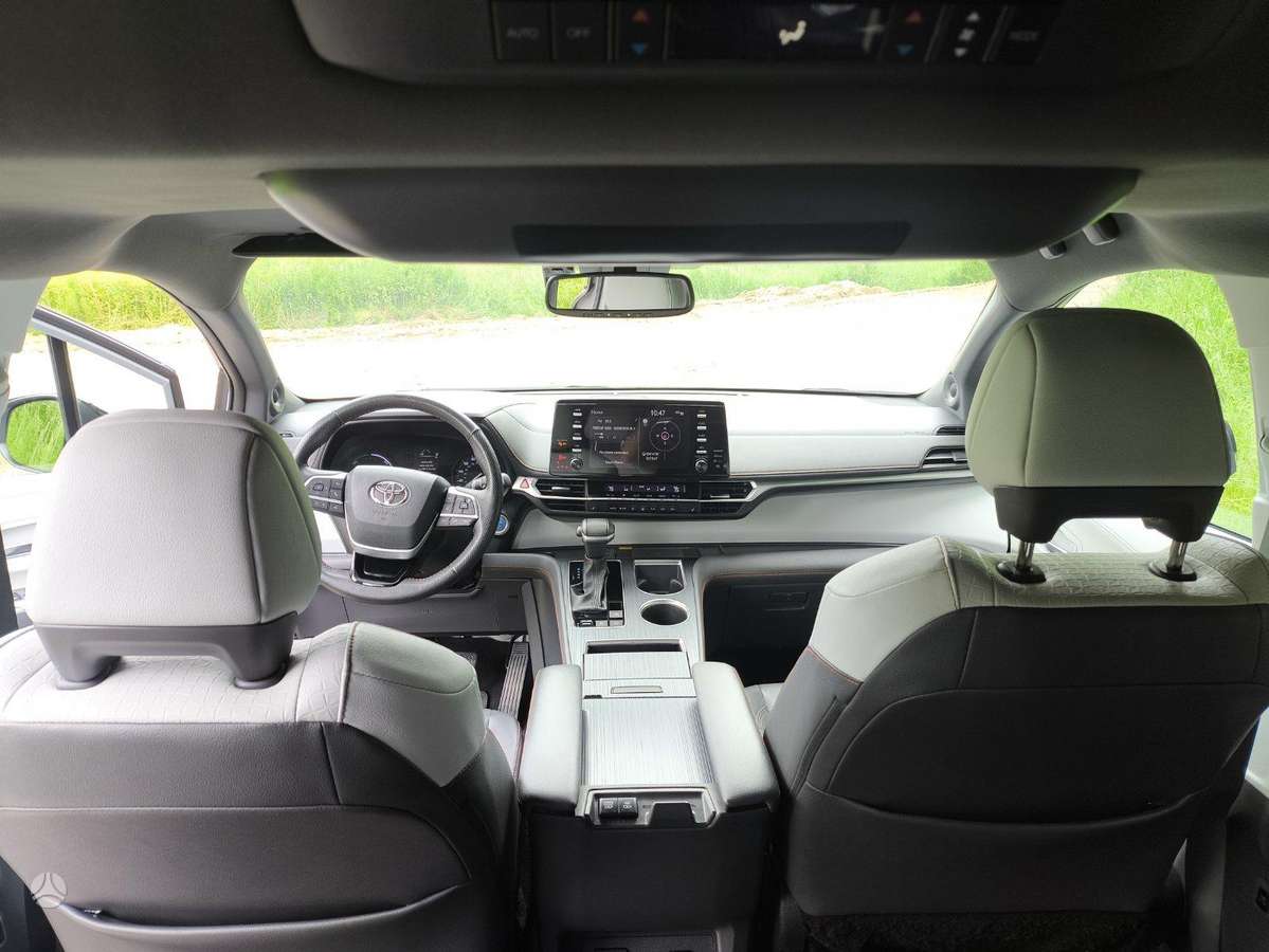 Toyota Sienna - 12