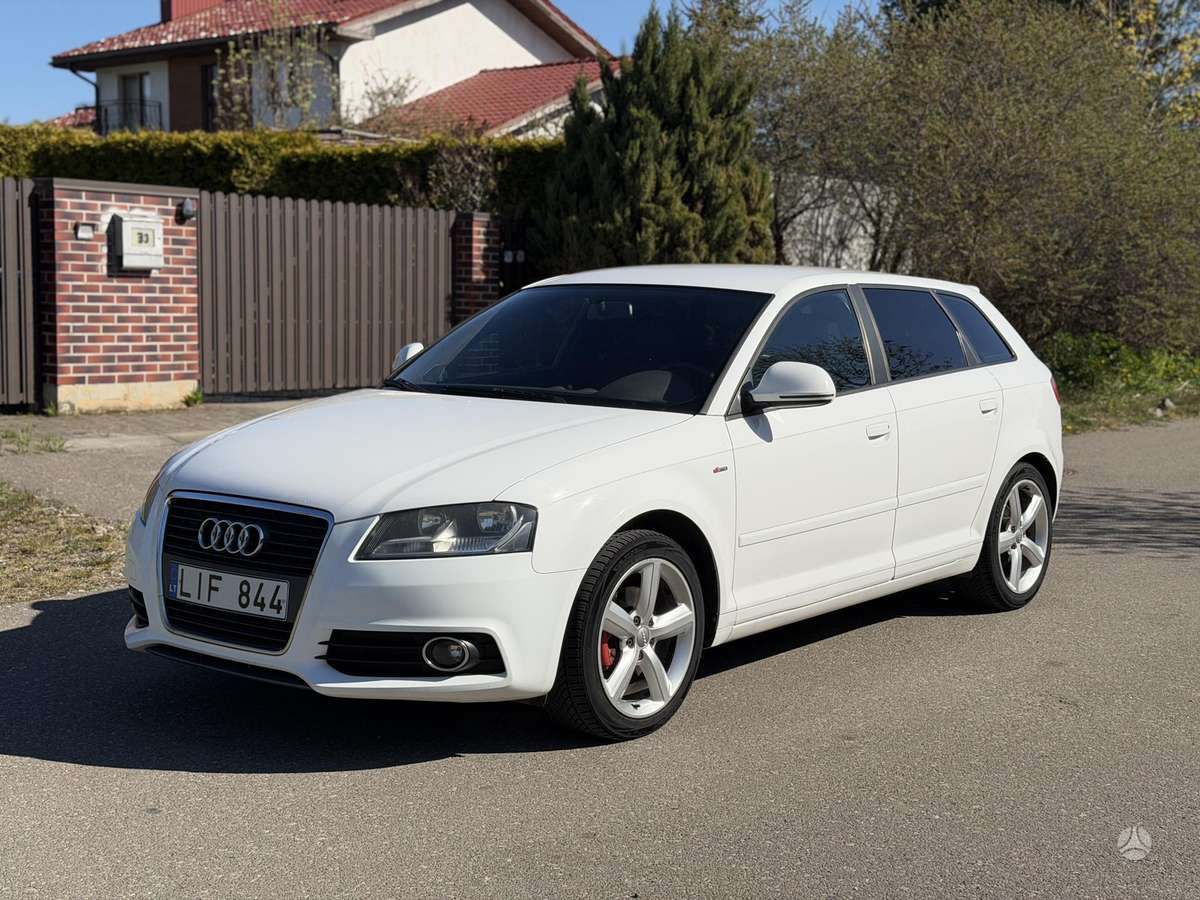 Audi A3, 1.8 l., hatchback