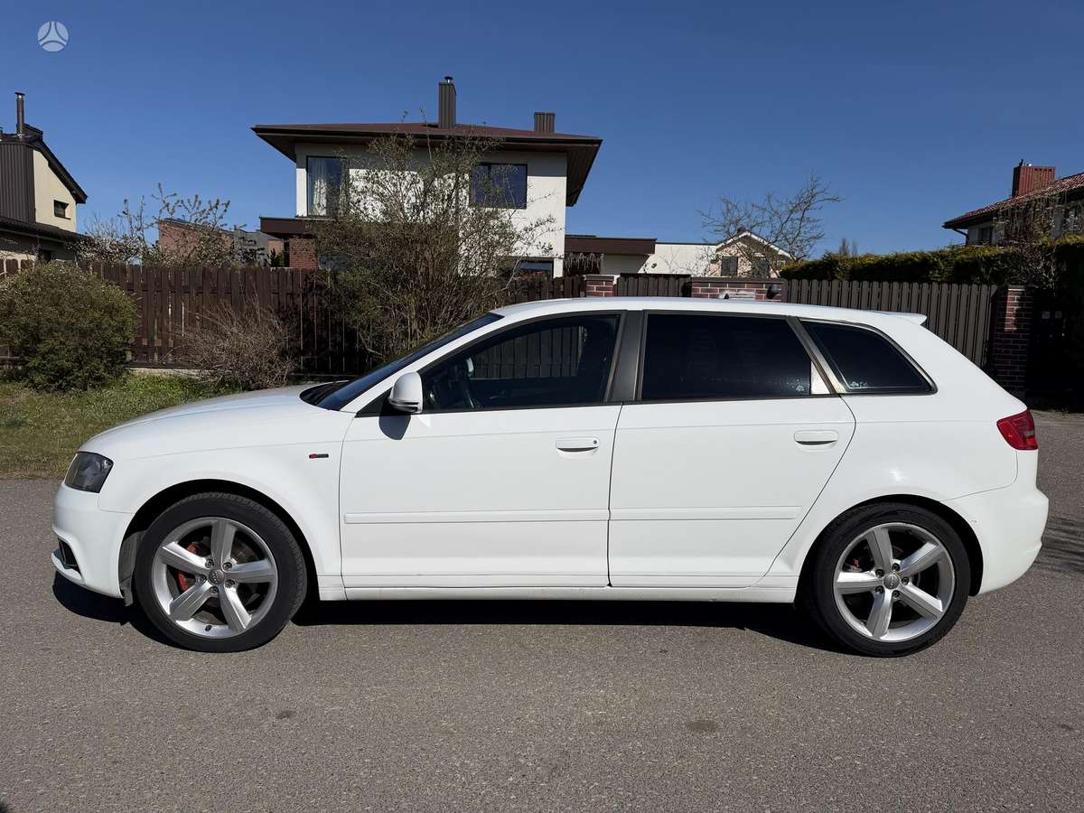 Audi A3, 1.8 l., hatchback