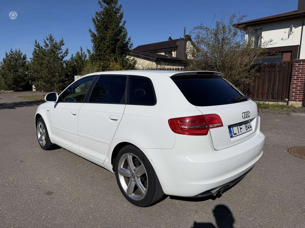 Audi A3, 1.8 l., hatchback