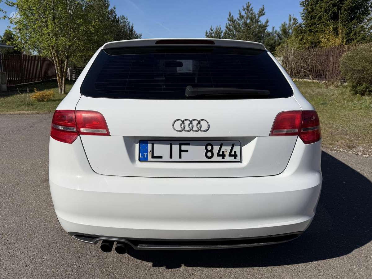 Audi A3, 1.8 l., hatchback