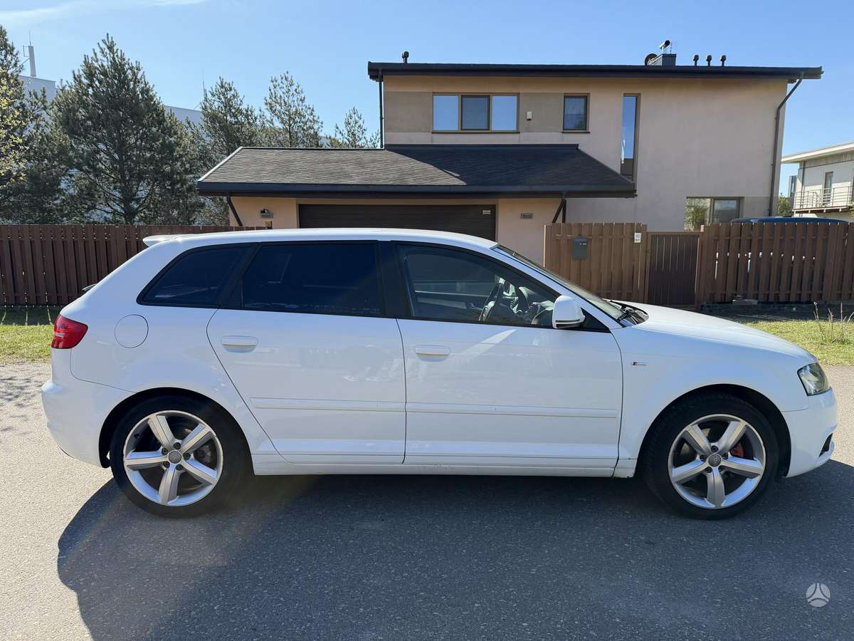 Audi A3, 1.8 l., hatchback