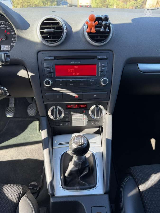 Audi A3, 1.8 l., hatchback
