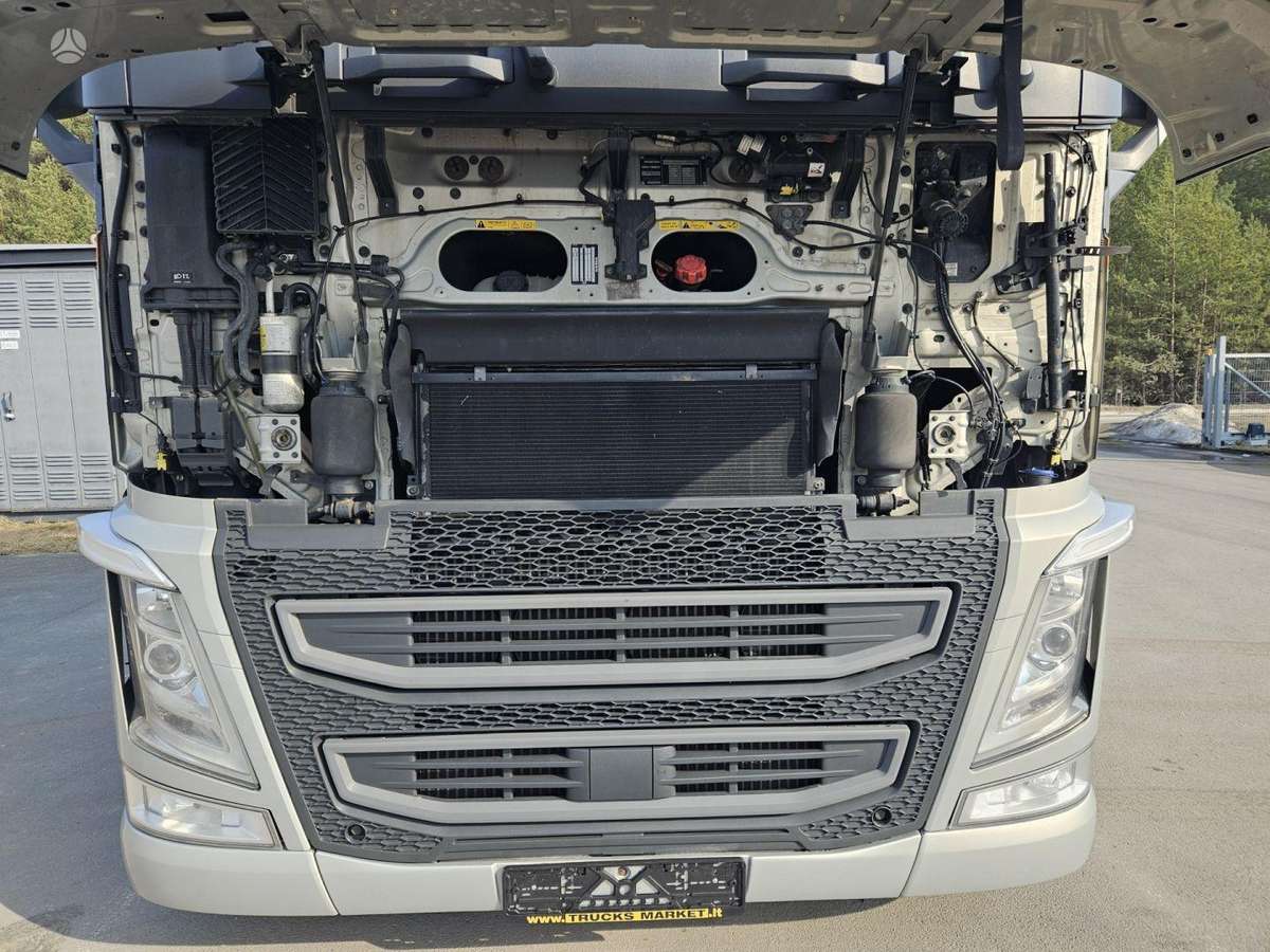 Volvo FH 500 XL MEGA, double sleeper