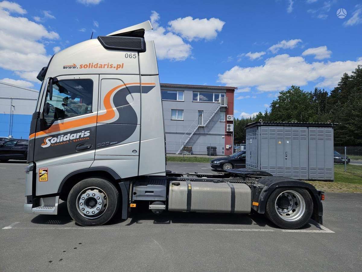 Volvo FH 500 XL MEGA, double sleeper
