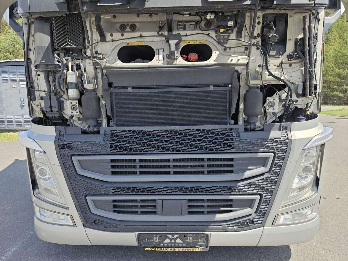 Volvo FH 500 XL MEGA, double sleeper