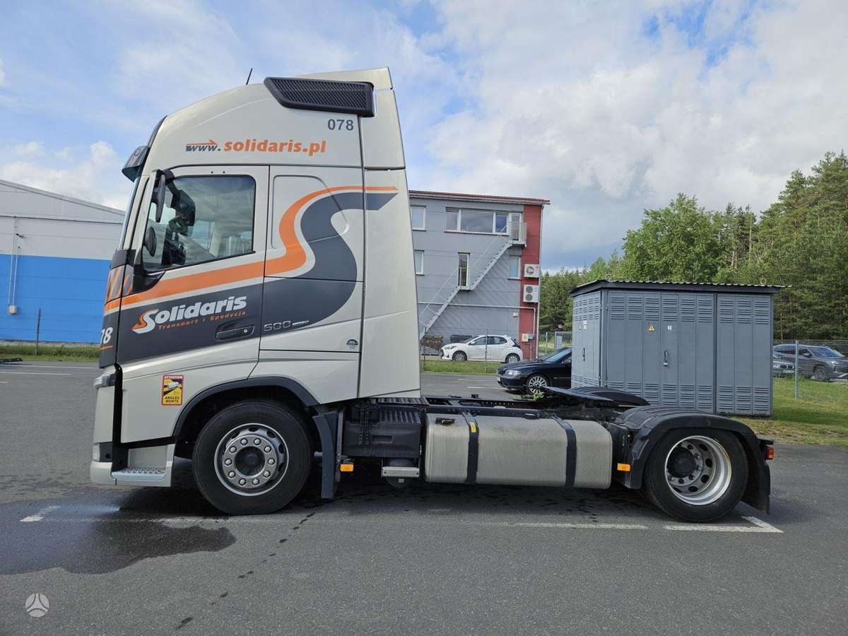 Volvo FH500 XL MEGA, double sleeper
