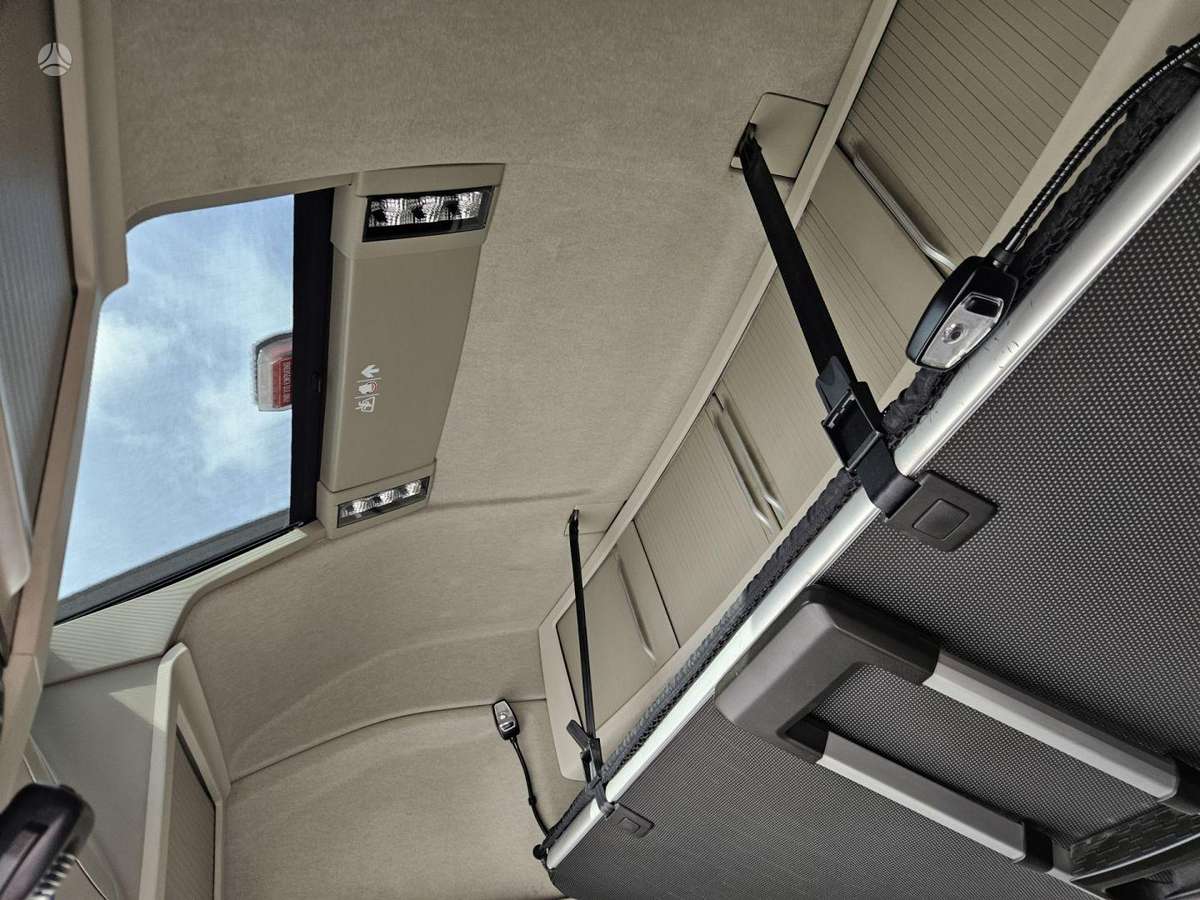 Volvo FH500 XL MEGA, double sleeper