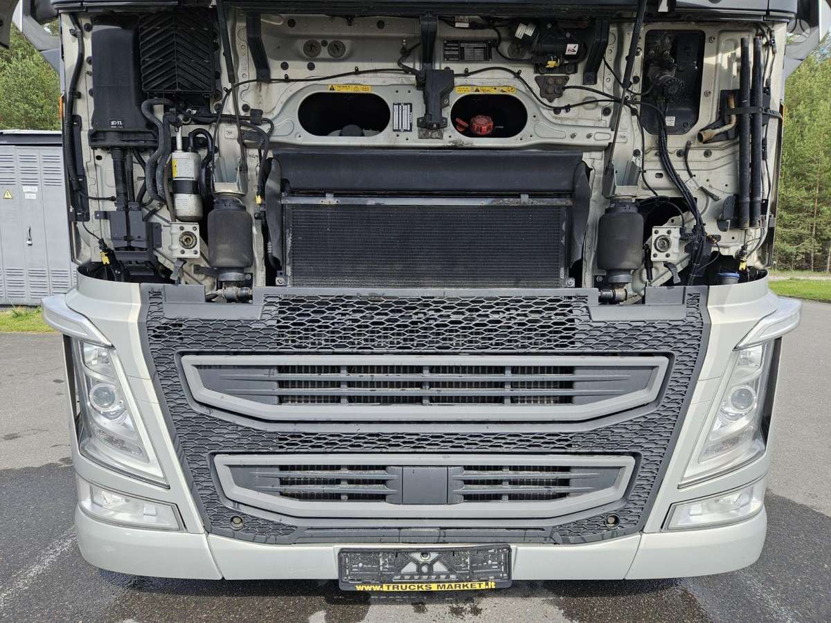 Volvo FH500 XL MEGA, double sleeper