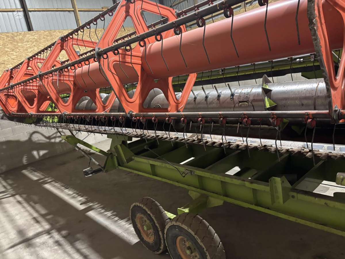 Claas 580tt, kombainai