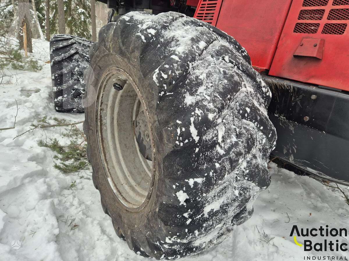 Komatsu 931, харвестеры